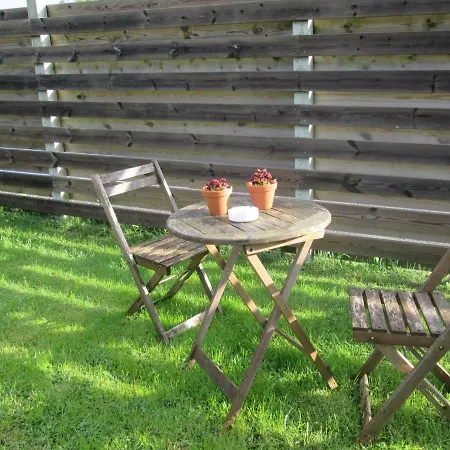 Hos Tina Bed and Breakfast 3*