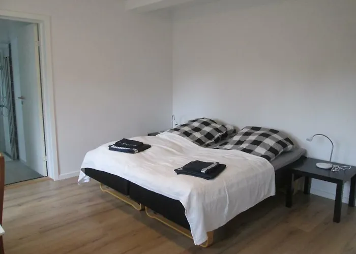 Hos Tina Bed and Breakfast 3*